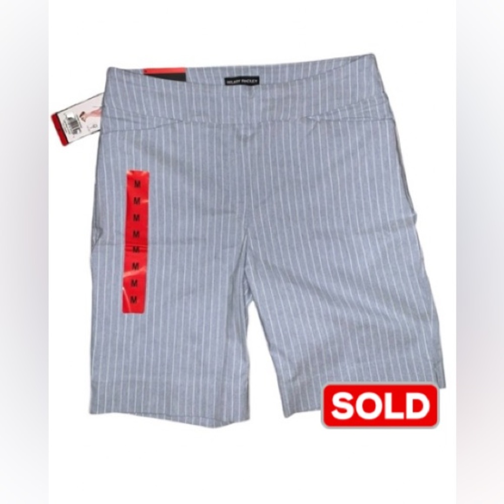 Hilary Radley Women’s Blue White Pinstriped Pull On Bermuda Shorts Medium NWT
